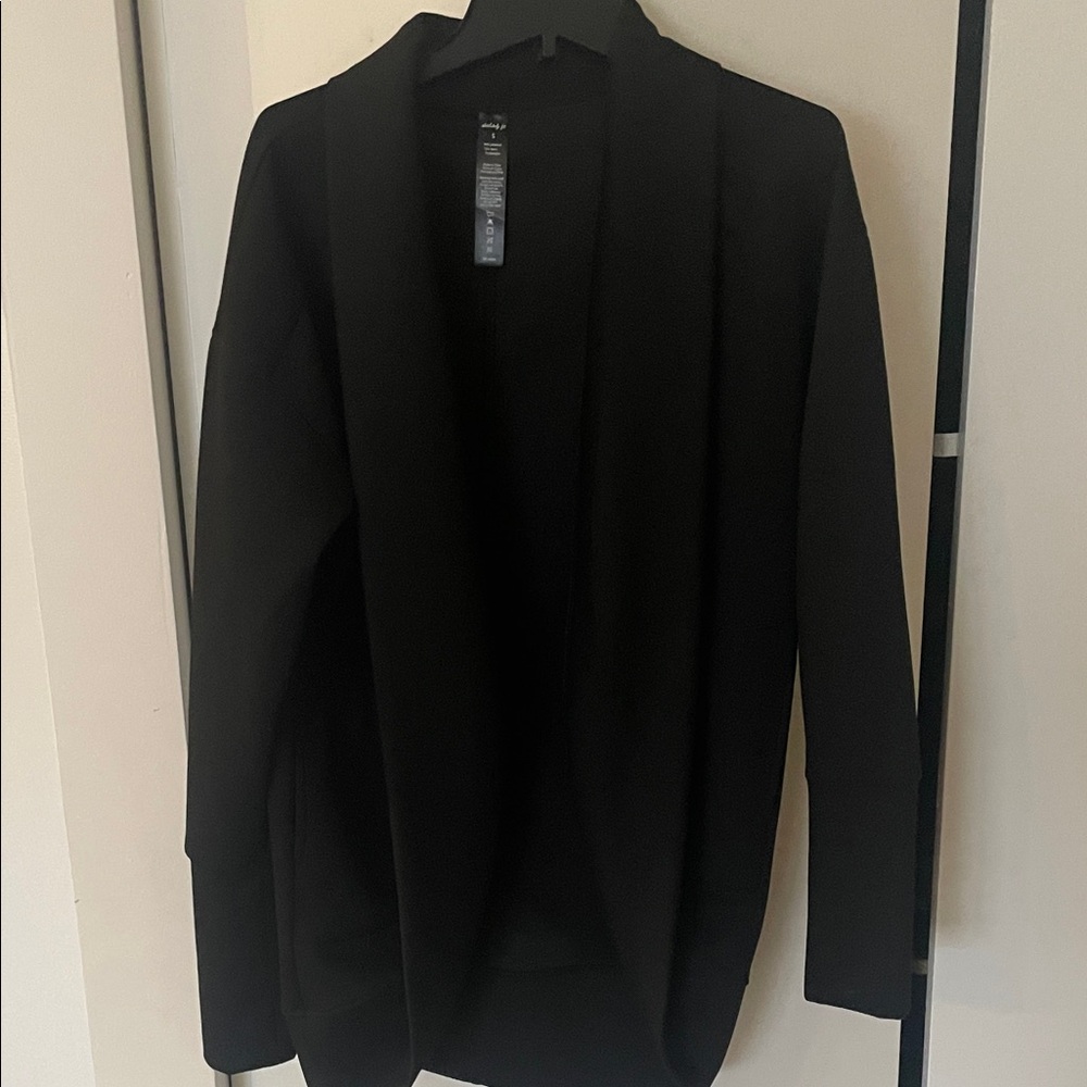 VOGO Athletica Women's Black Lightweight Jacket